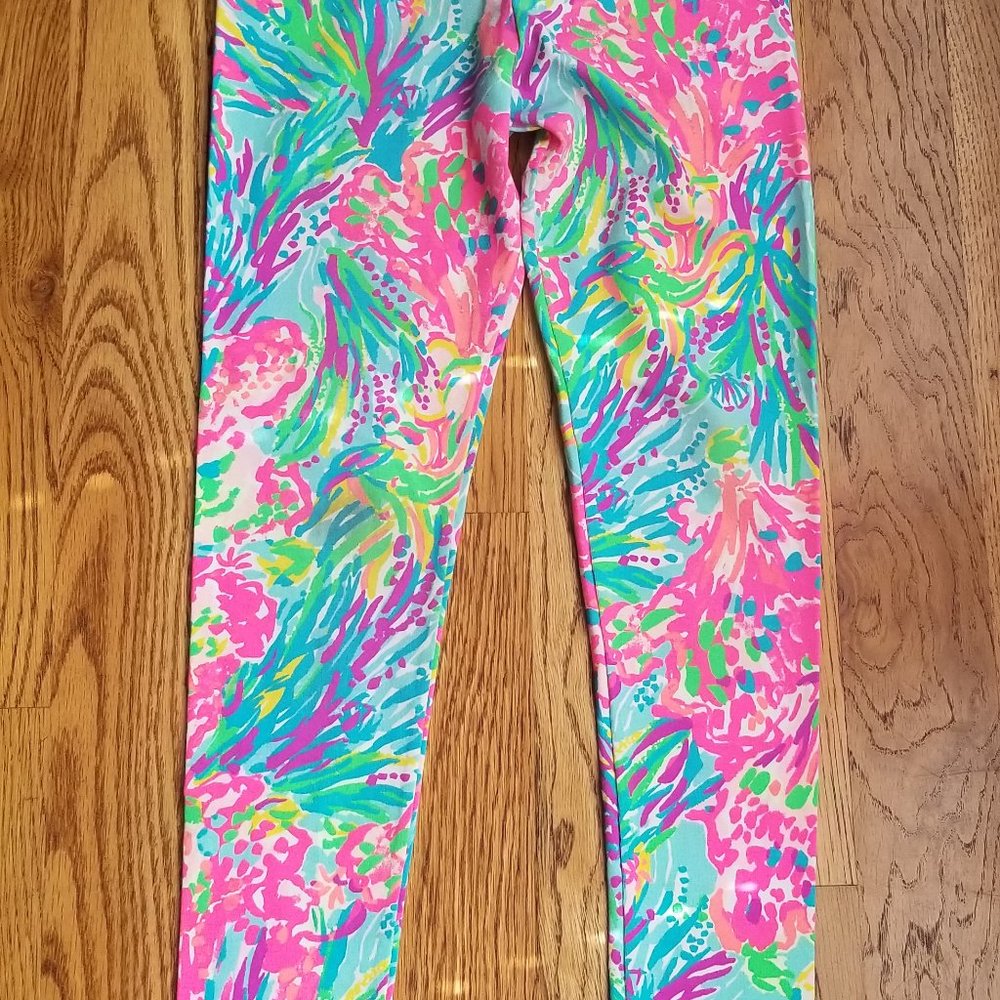 Size 8-10 Lily bundle- Brit Ruffle shirt/2-leggins